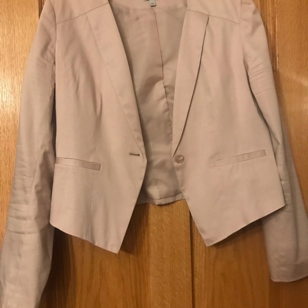 Jacket - Picture 3 of 4